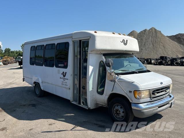 Ford E-450 Mikroautobusi