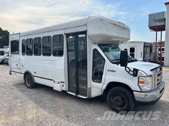Ford E-450 Mikroautobusi