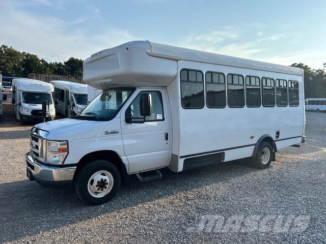 Ford E-450 Mikroautobusi