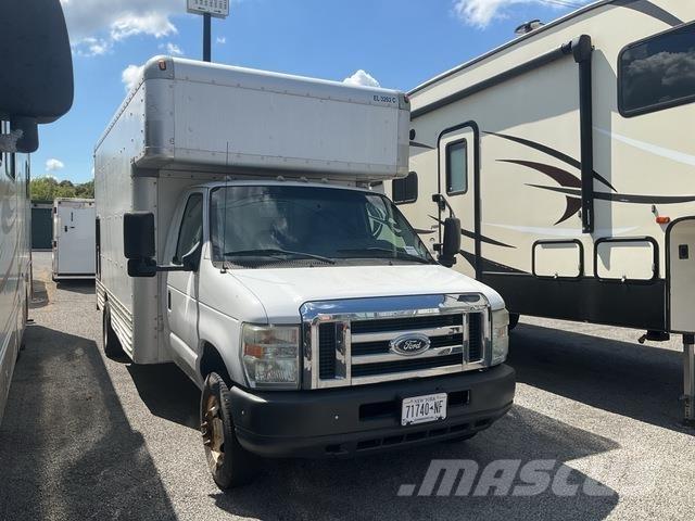 Ford E-450 Furgons