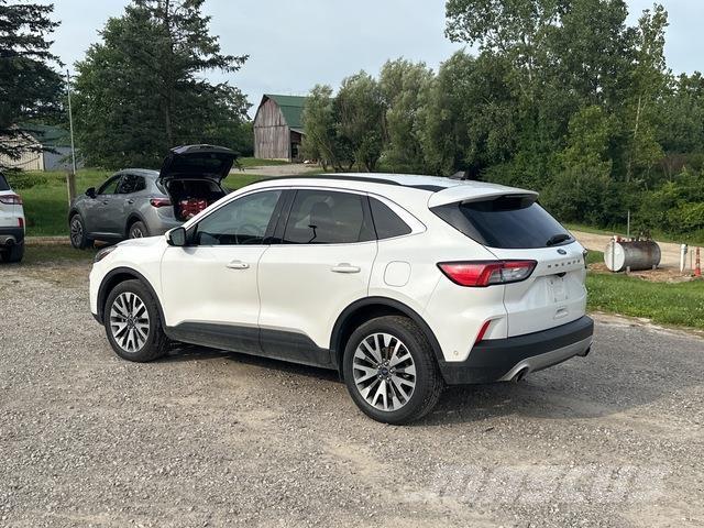 Ford Escape Automašīnas