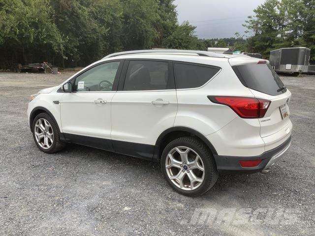 Ford Escape Automašīnas