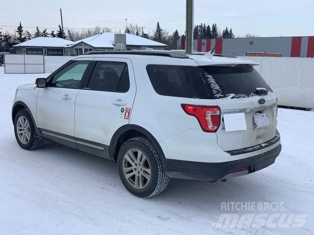 Ford Explorer Automašīnas