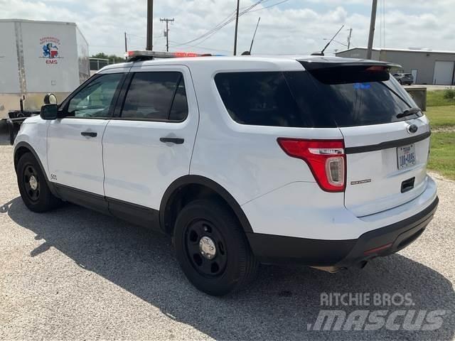 Ford Explorer Automašīnas