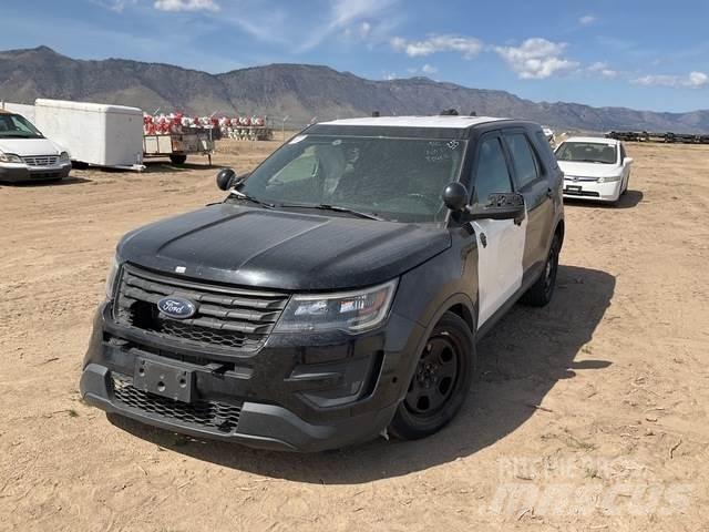 Ford Explorer Automašīnas