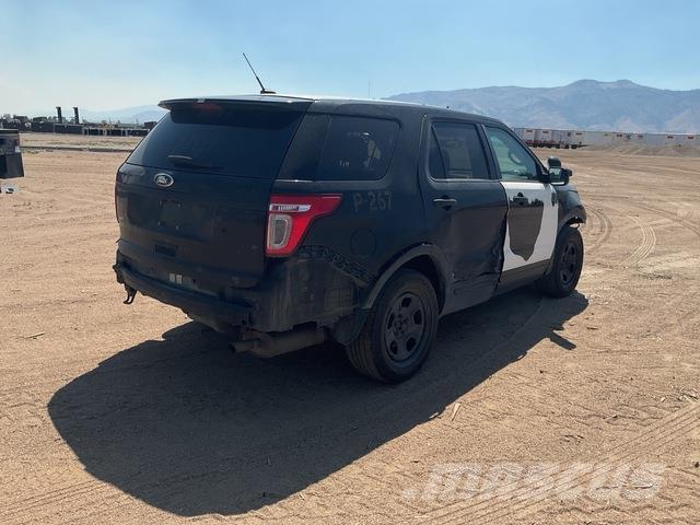 Ford Explorer Automašīnas