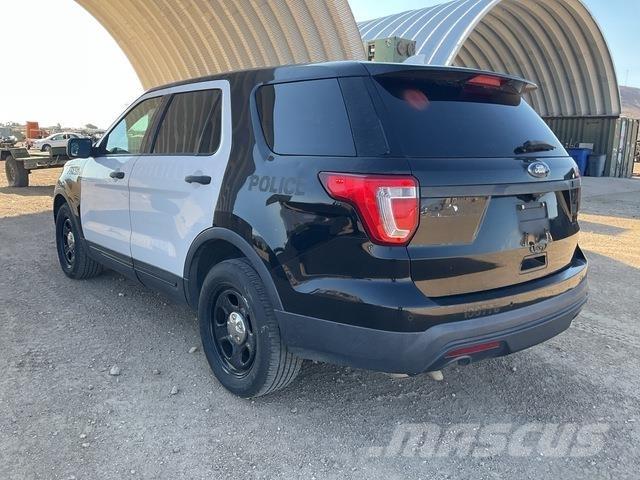 Ford Explorer Automašīnas