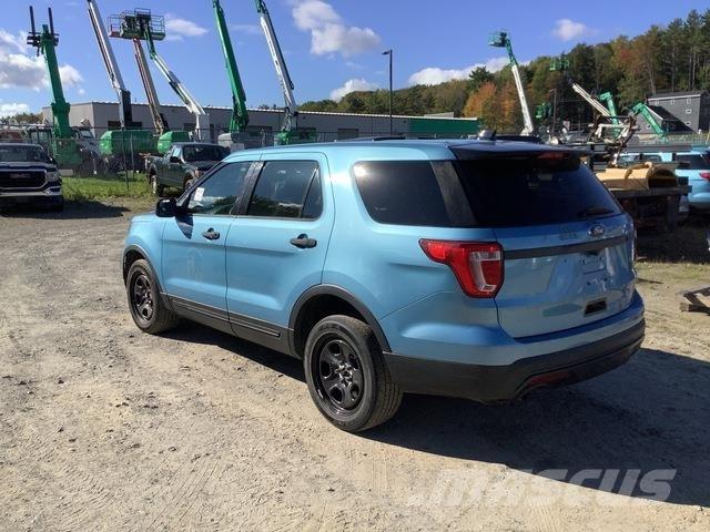 Ford Explorer Automašīnas