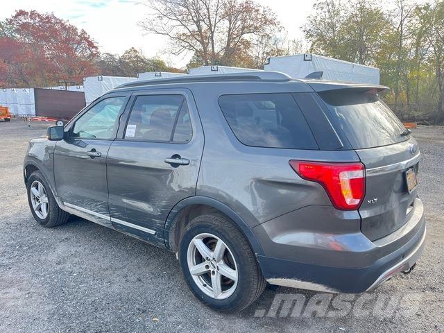 Ford Explorer Automašīnas