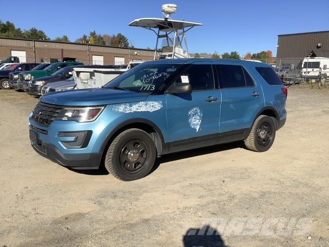Ford Explorer Automašīnas