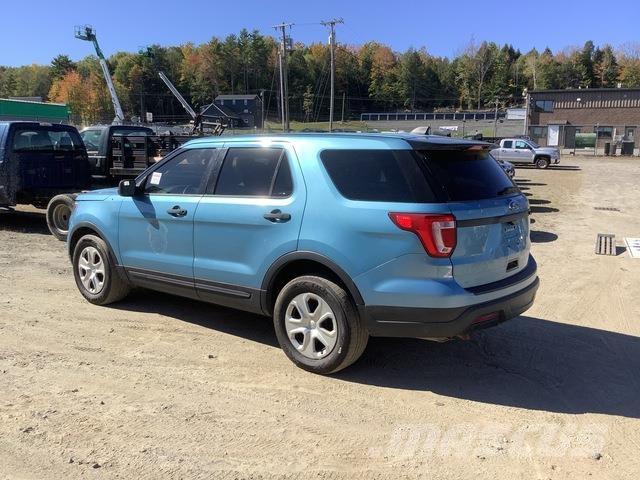 Ford Explorer Automašīnas