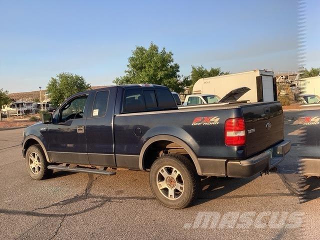 Ford F-150 Vieglais kravas automobilis/izkraušana no sāniem