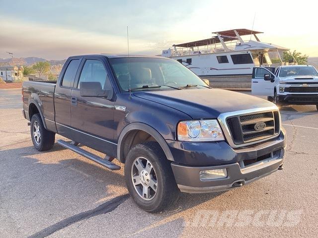 Ford F-150 Vieglais kravas automobilis/izkraušana no sāniem