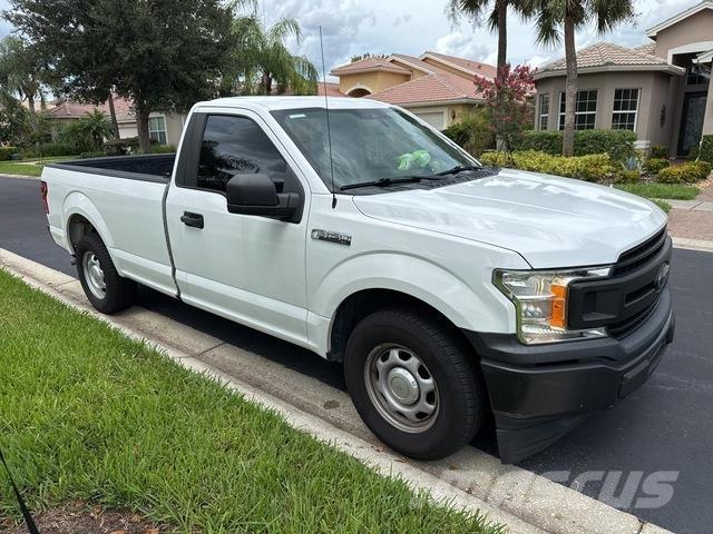 Ford F-150 Vieglais kravas automobilis/izkraušana no sāniem