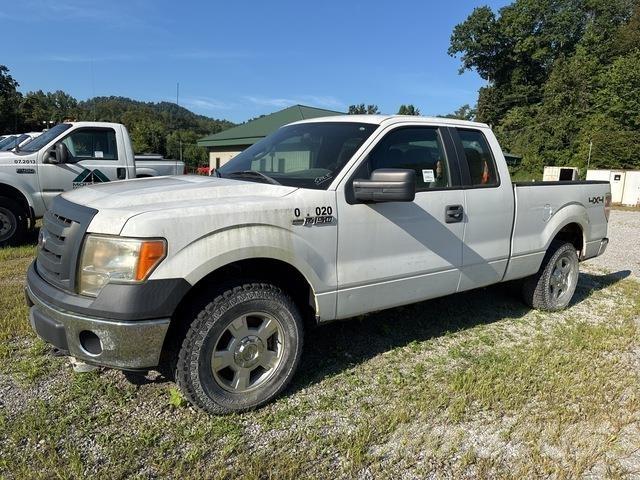 Ford F-150 Vieglais kravas automobilis/izkraušana no sāniem