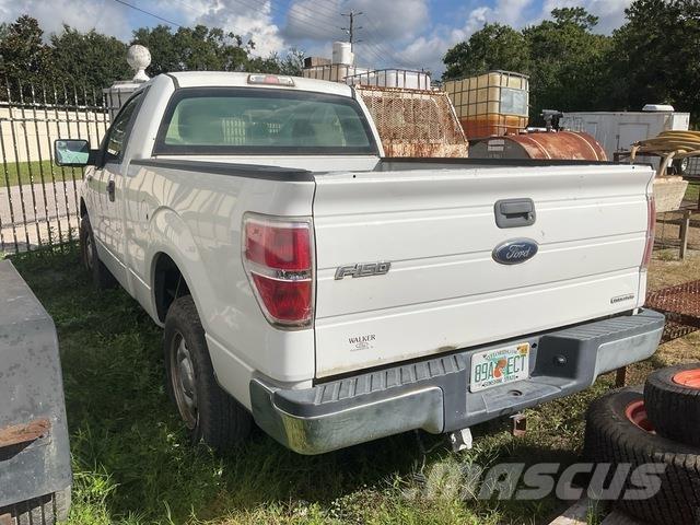 Ford F-150 Vieglais kravas automobilis/izkraušana no sāniem
