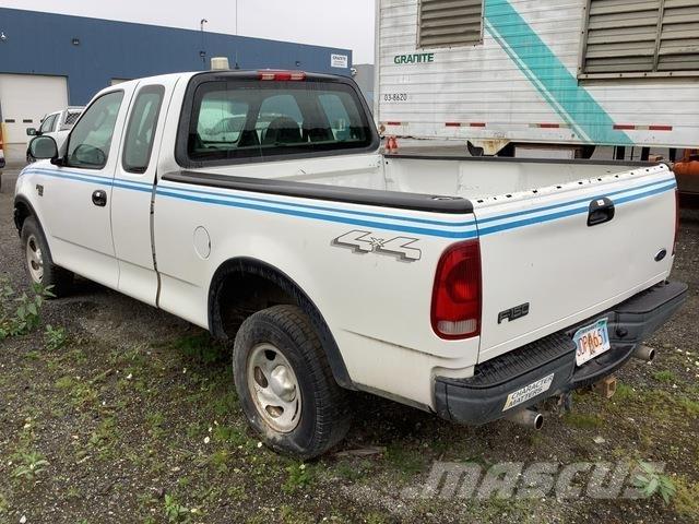 Ford F-150 Vieglais kravas automobilis/izkraušana no sāniem
