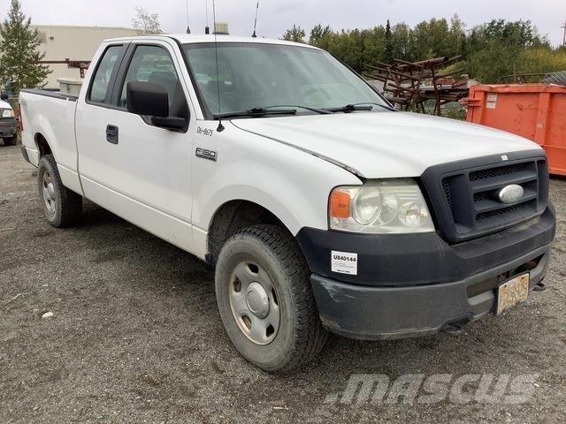 Ford F-150 Vieglais kravas automobilis/izkraušana no sāniem
