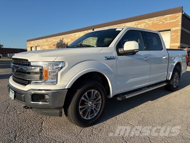 Ford F-150 Vieglais kravas automobilis/izkraušana no sāniem