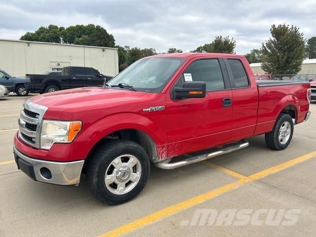 Ford F-150 Vieglais kravas automobilis/izkraušana no sāniem