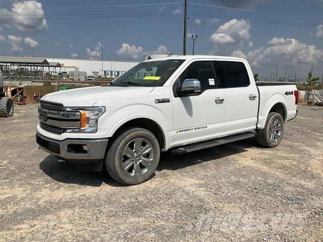 Ford F-150 Vieglais kravas automobilis/izkraušana no sāniem