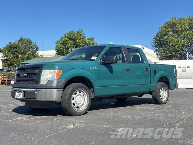 Ford F-150 Vieglais kravas automobilis/izkraušana no sāniem