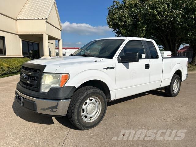 Ford F-150 Vieglais kravas automobilis/izkraušana no sāniem