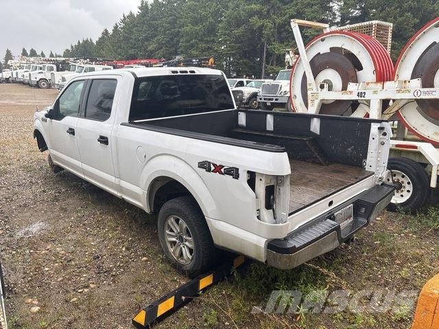 Ford F-150 4x4 Vieglais kravas automobilis/izkraušana no sāniem