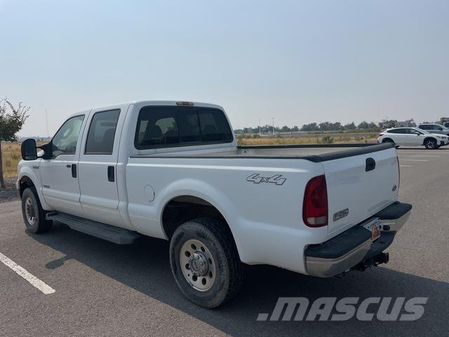 Ford F-250 Vieglais kravas automobilis/izkraušana no sāniem