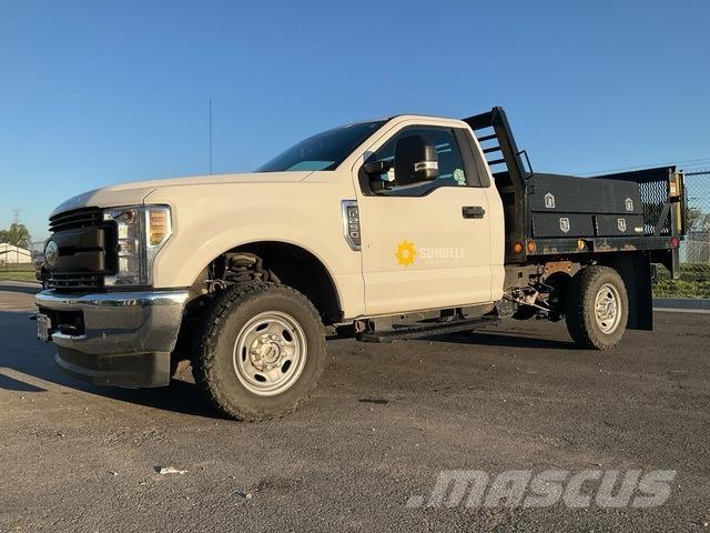 Ford F-250 Platformas/izkraušana no sāniem
