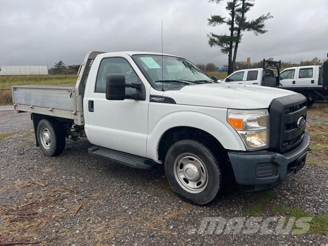 Ford F-250 Platformas/izkraušana no sāniem