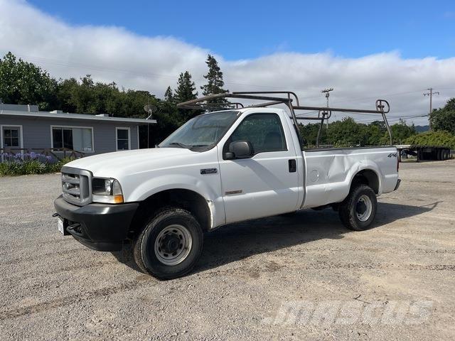 Ford F-250 Vieglais kravas automobilis/izkraušana no sāniem