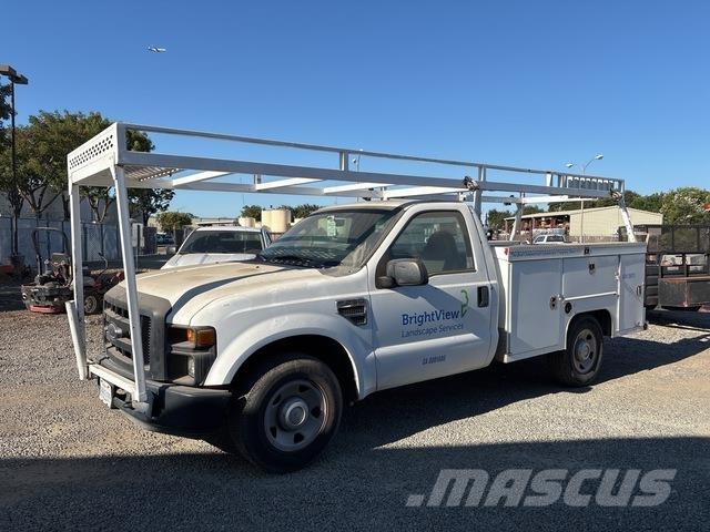 Ford F-250 Vieglais kravas automobilis/izkraušana no sāniem