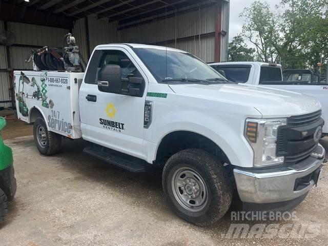 Ford F-250 Būvniecība- Citi