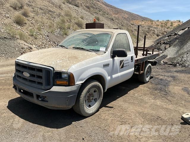 Ford F-250 Platformas/izkraušana no sāniem