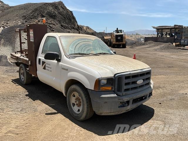 Ford F-250 Platformas/izkraušana no sāniem