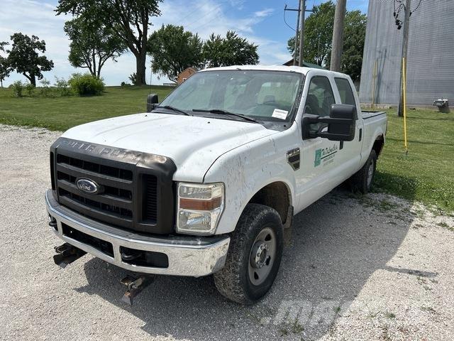 Ford F-250 Vieglais kravas automobilis/izkraušana no sāniem