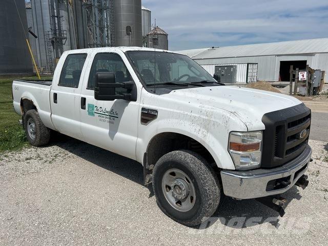 Ford F-250 Vieglais kravas automobilis/izkraušana no sāniem