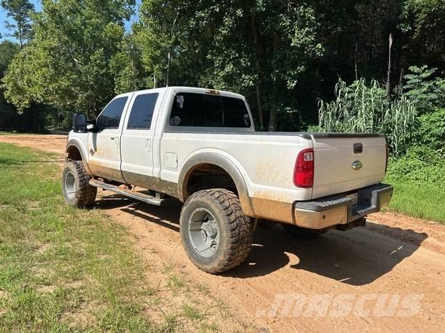 Ford F-250 Vieglais kravas automobilis/izkraušana no sāniem