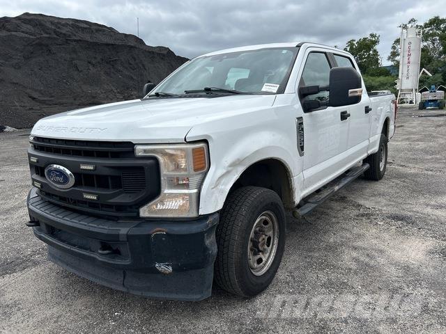 Ford F-250 Vieglais kravas automobilis/izkraušana no sāniem