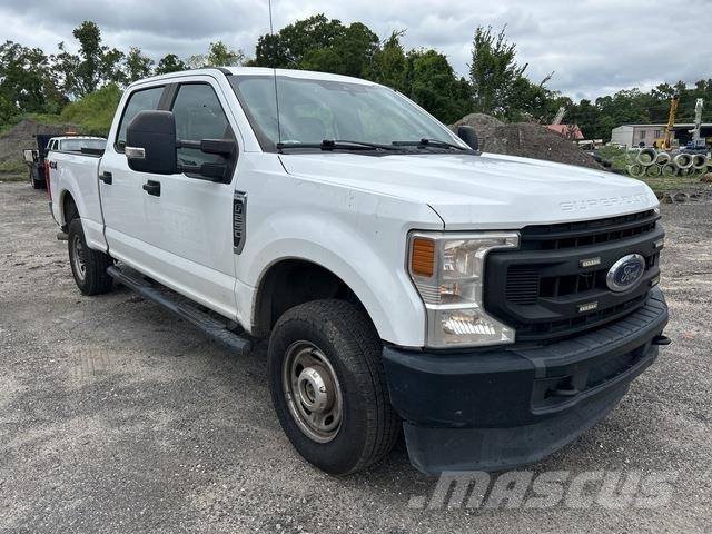 Ford F-250 Vieglais kravas automobilis/izkraušana no sāniem