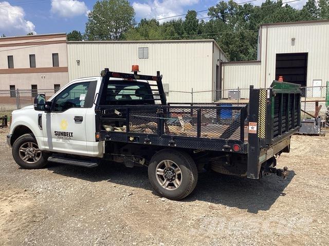 Ford F-250 Platformas/izkraušana no sāniem