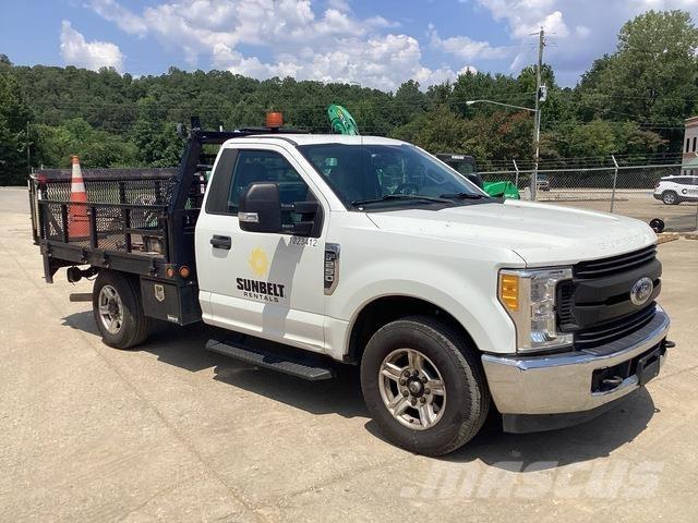 Ford F-250 Platformas/izkraušana no sāniem