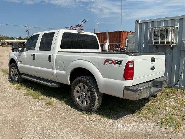 Ford F-250 Vieglais kravas automobilis/izkraušana no sāniem