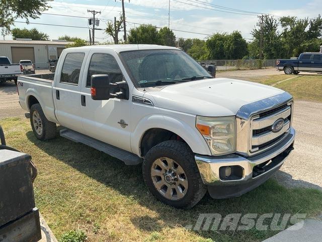 Ford F-250 Vieglais kravas automobilis/izkraušana no sāniem