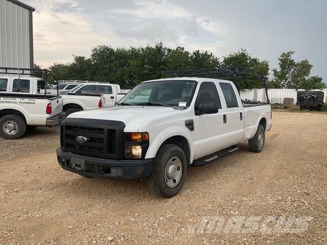 Ford F-250 Vieglais kravas automobilis/izkraušana no sāniem