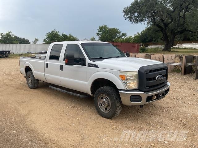 Ford F-250 Vieglais kravas automobilis/izkraušana no sāniem