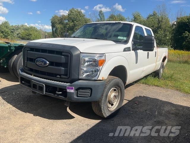 Ford F-250 Vieglais kravas automobilis/izkraušana no sāniem