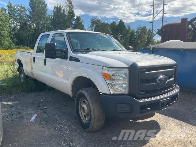 Ford F-250 Vieglais kravas automobilis/izkraušana no sāniem