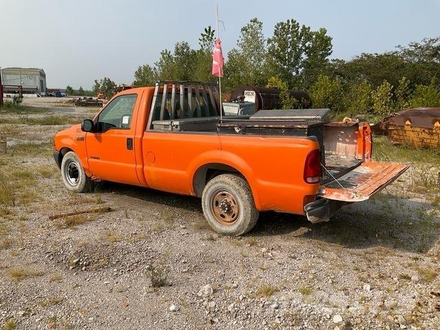 Ford F-250 Vieglais kravas automobilis/izkraušana no sāniem